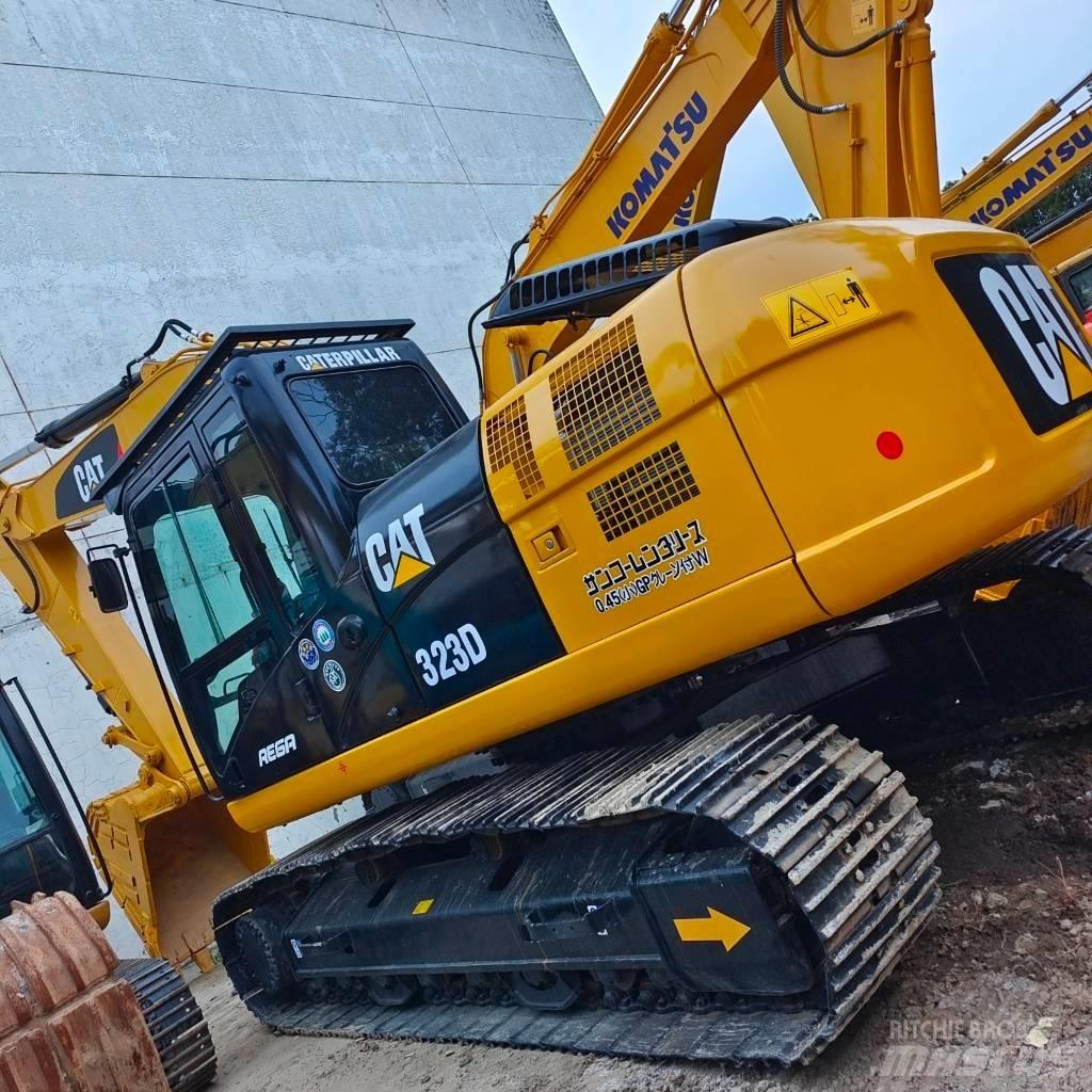 CAT 323 D Escavatori cingolati