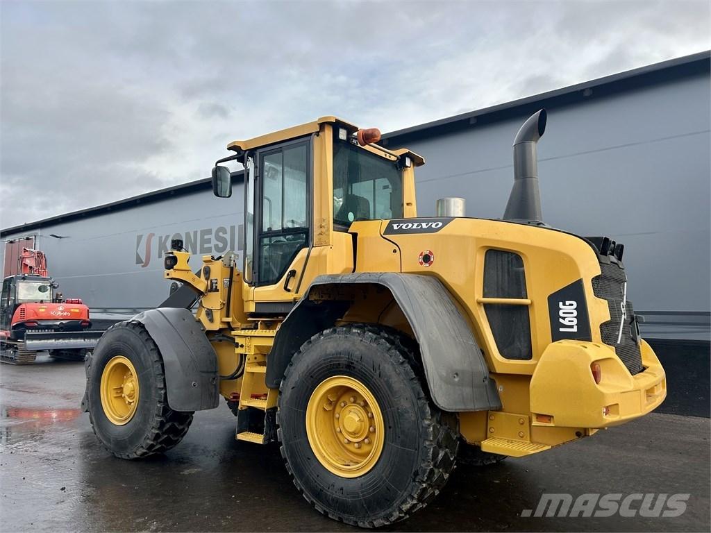 Volvo L60G LONGBOOM Pale gommate