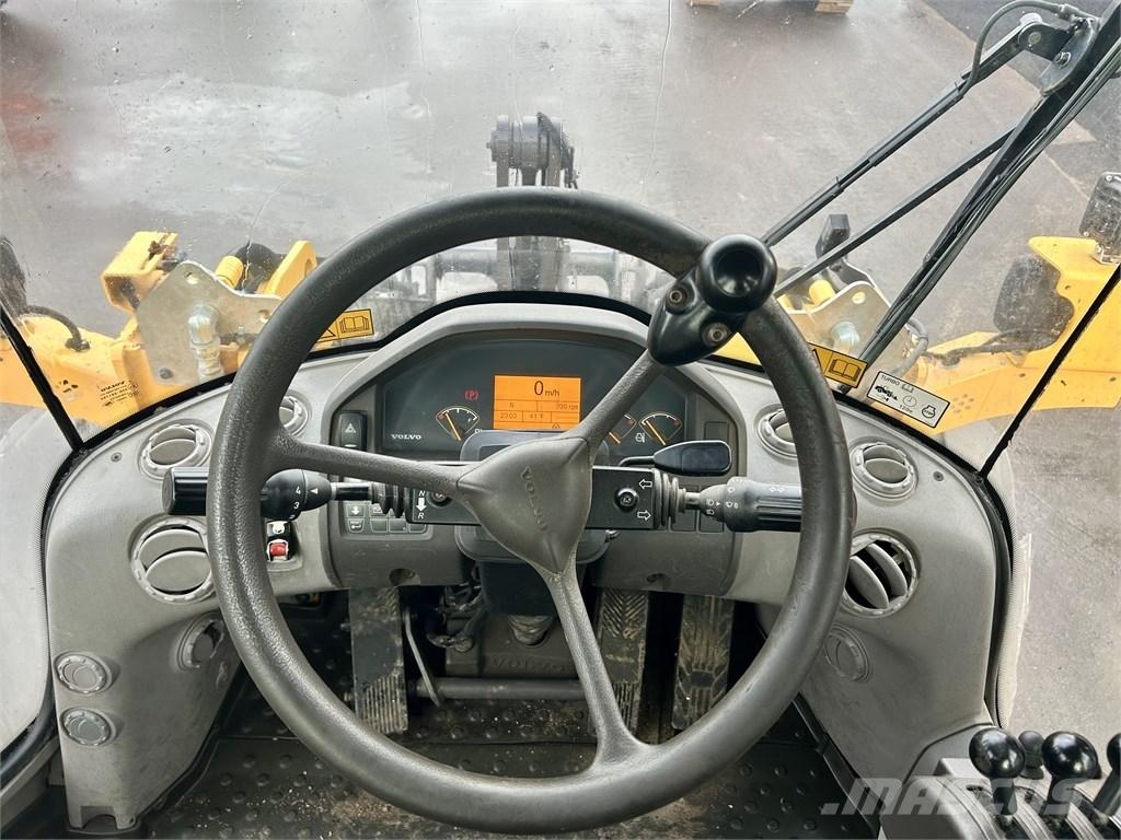 Volvo L60G LONGBOOM Pale gommate