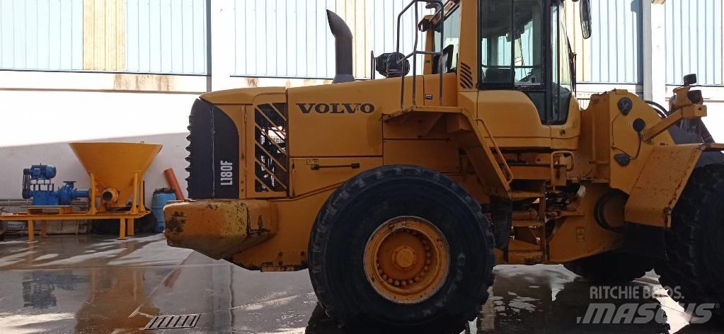 Volvo L 180 F Pale gommate