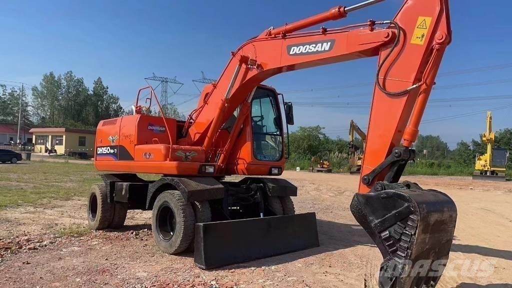Doosan 150W-7 Escavatori gommati