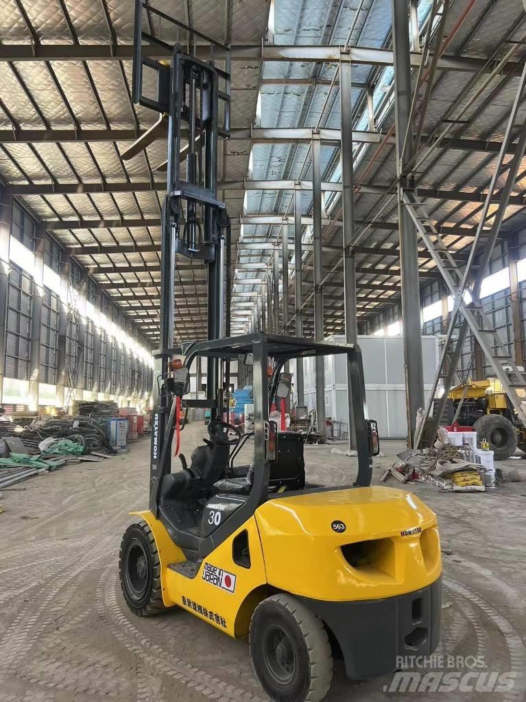 Komatsu FD 30 T-17 Carrelli elevatori diesel