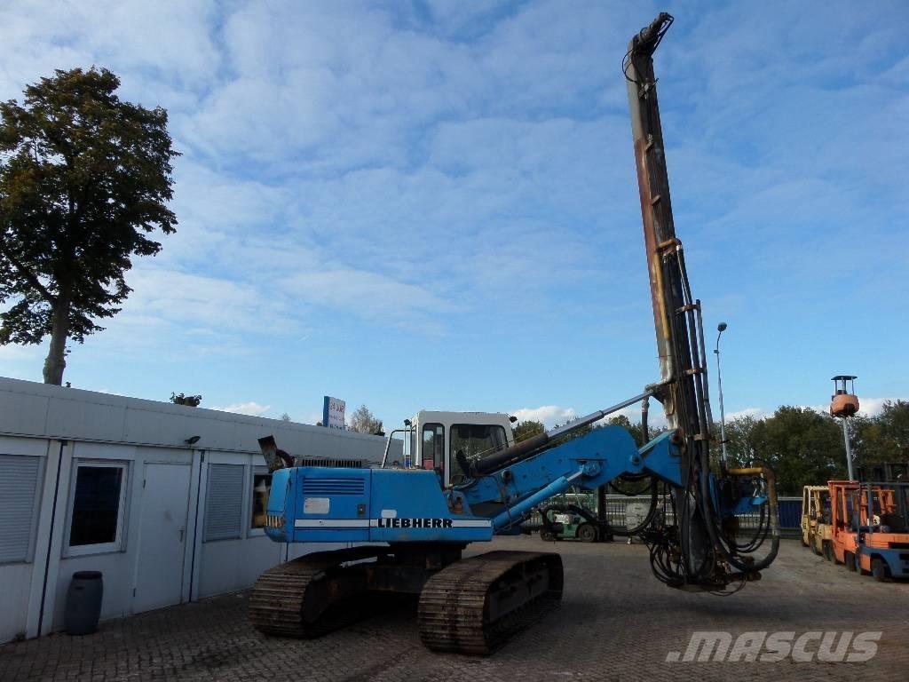 Liebherr R 902 Autocarro per perforatrice mobile