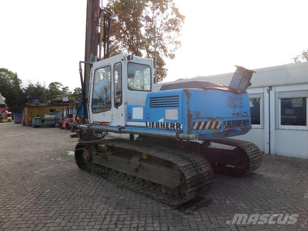 Liebherr R 902 Autocarro per perforatrice mobile