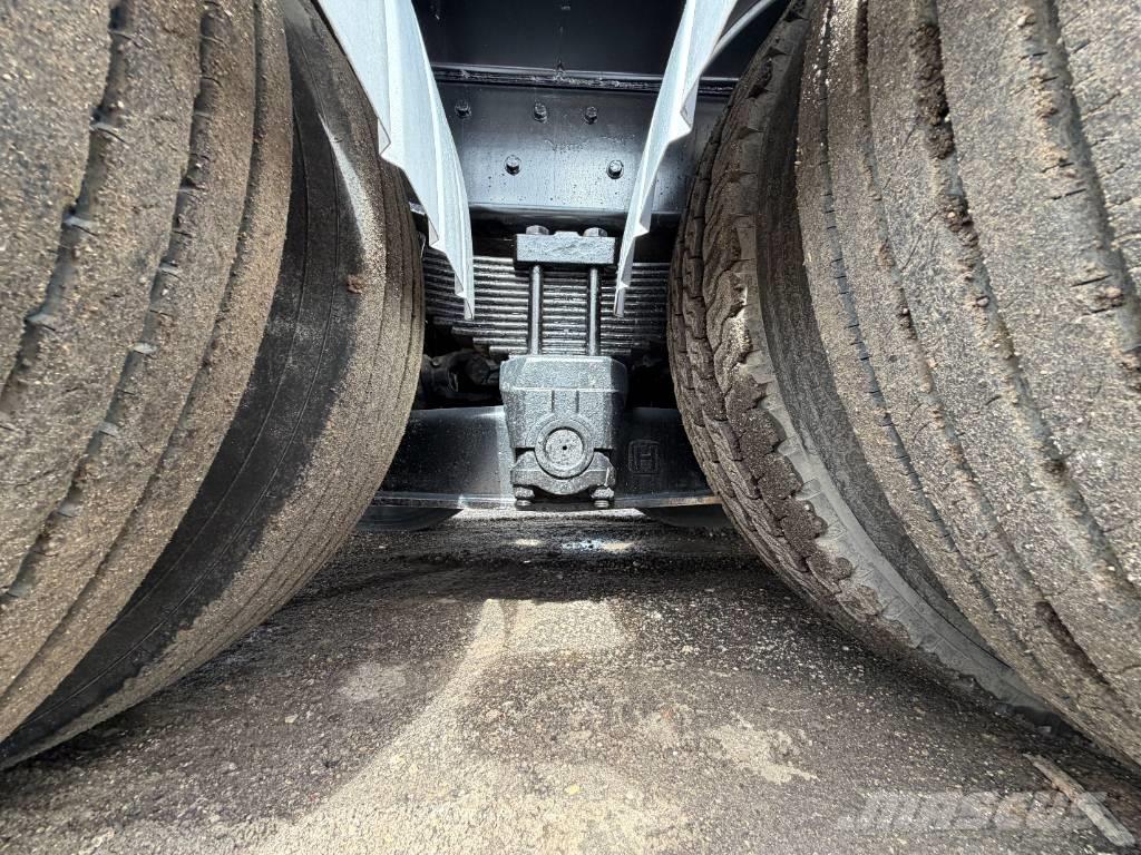 Freightliner 114 SD Camion autospurgo