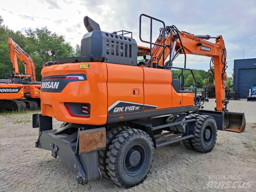 Doosan DX140W-7 Escavatori gommati