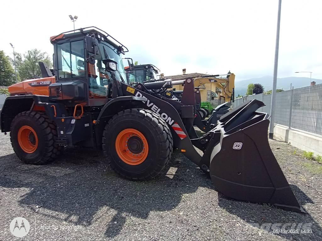 Develon DL 280-7 Pale gommate