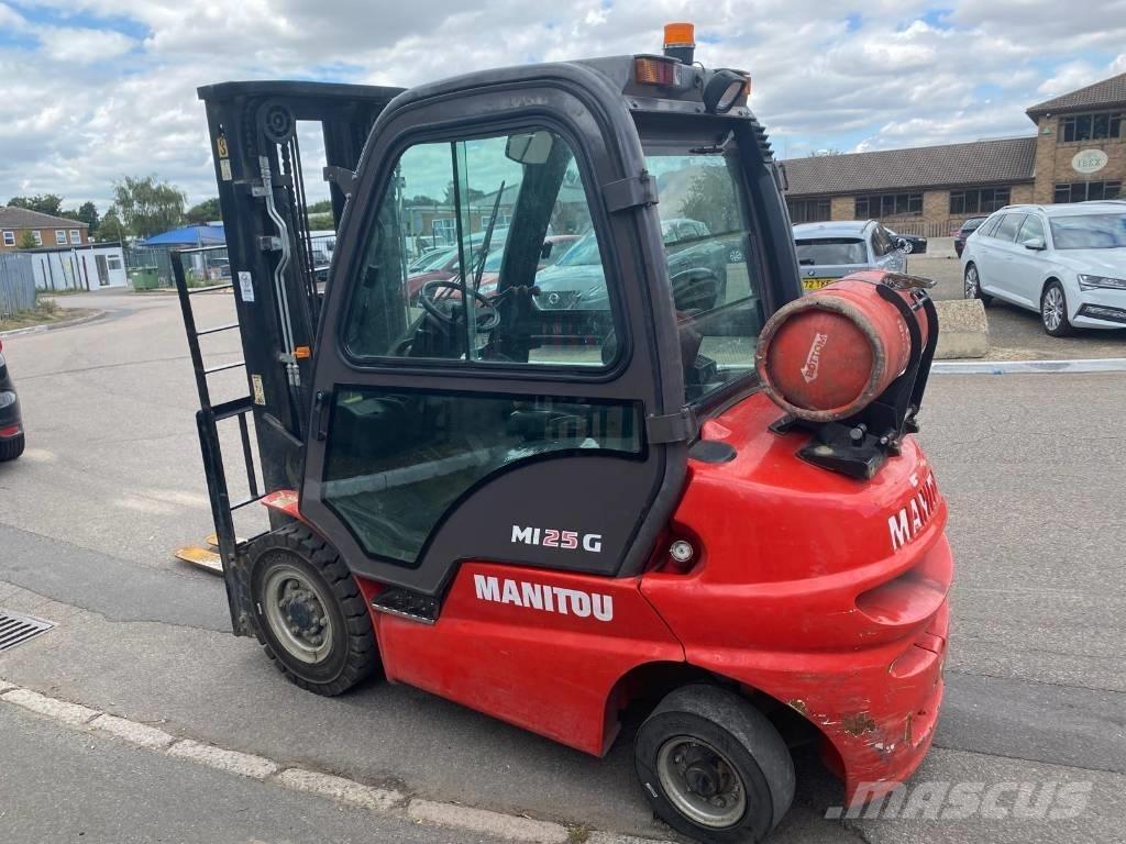 Manitou MI 25 G Carrelli elevatori GPL