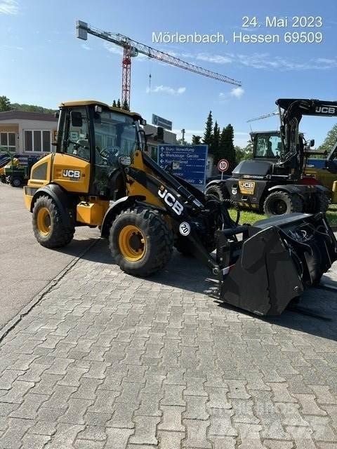 JCB 409 Pale gommate