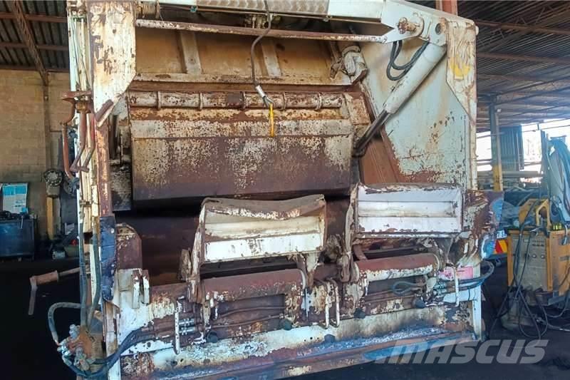 UD Quon 26-370 Camion altro