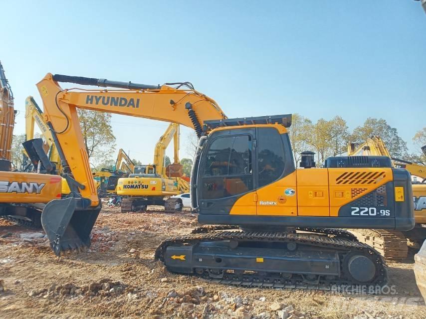 Hyundai R220-9 Escavatori cingolati
