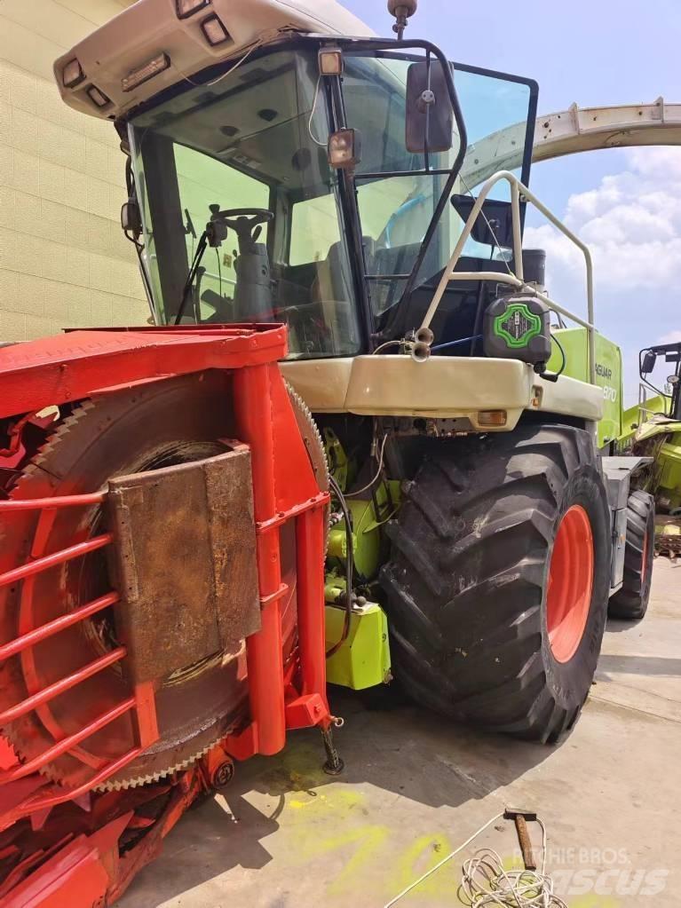 CLAAS Jaguar 870 Trince semoventi