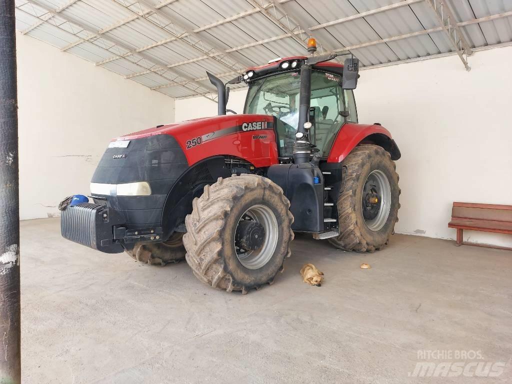 Case IH Magnum 250 Trattori