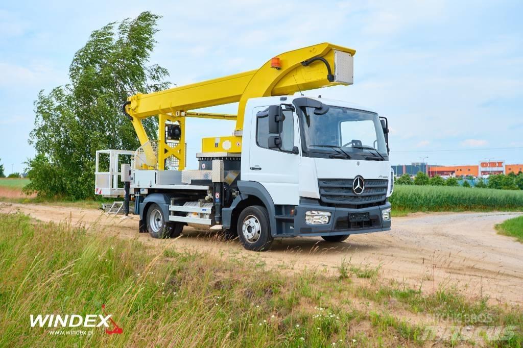 Palfinger P 300 KS Piattaforme autocarrate