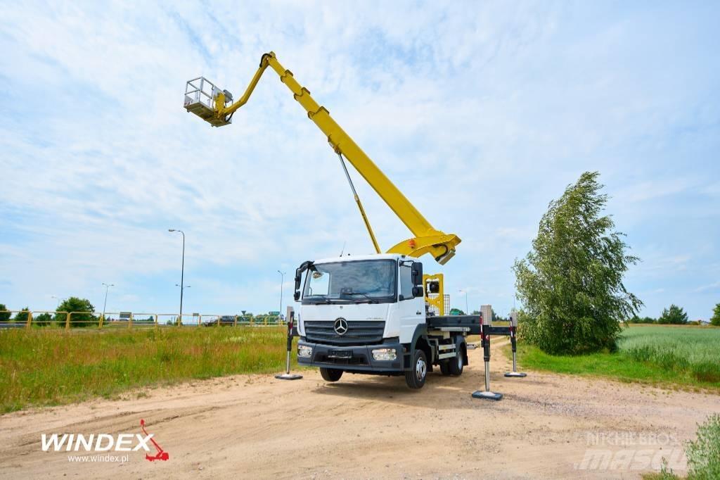 Palfinger P 300 KS Piattaforme autocarrate
