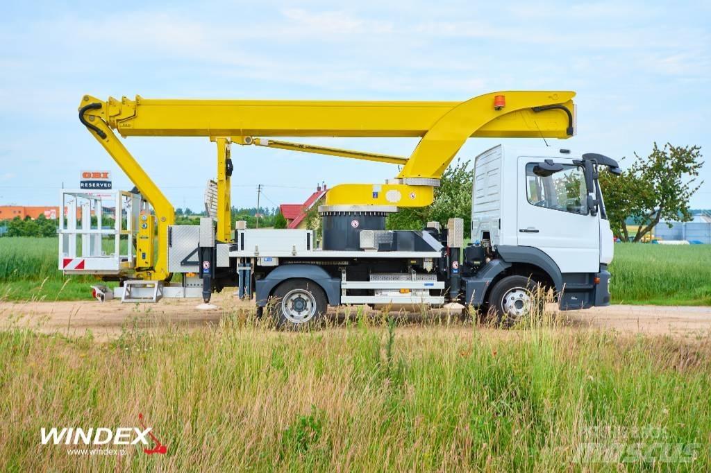 Palfinger P 300 KS Piattaforme autocarrate