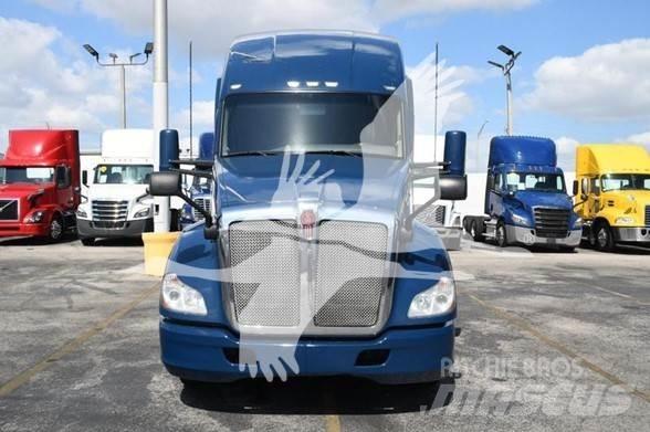 Kenworth T680 Motrici e Trattori Stradali