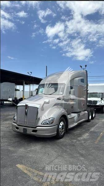 Kenworth T680 Motrici e Trattori Stradali