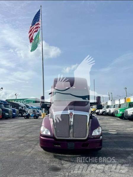 Kenworth T680 Motrici e Trattori Stradali
