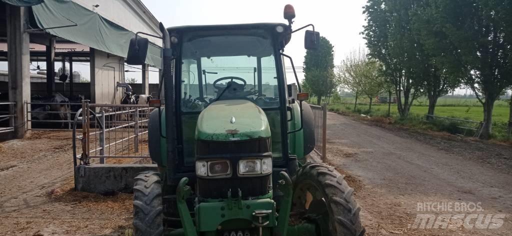 John Deere 5820 Trattori