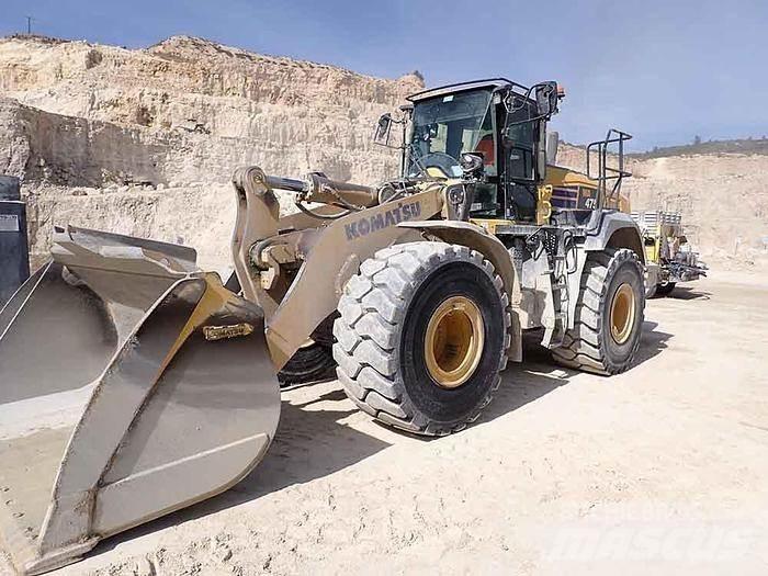 Komatsu WA475-10 Pale gommate