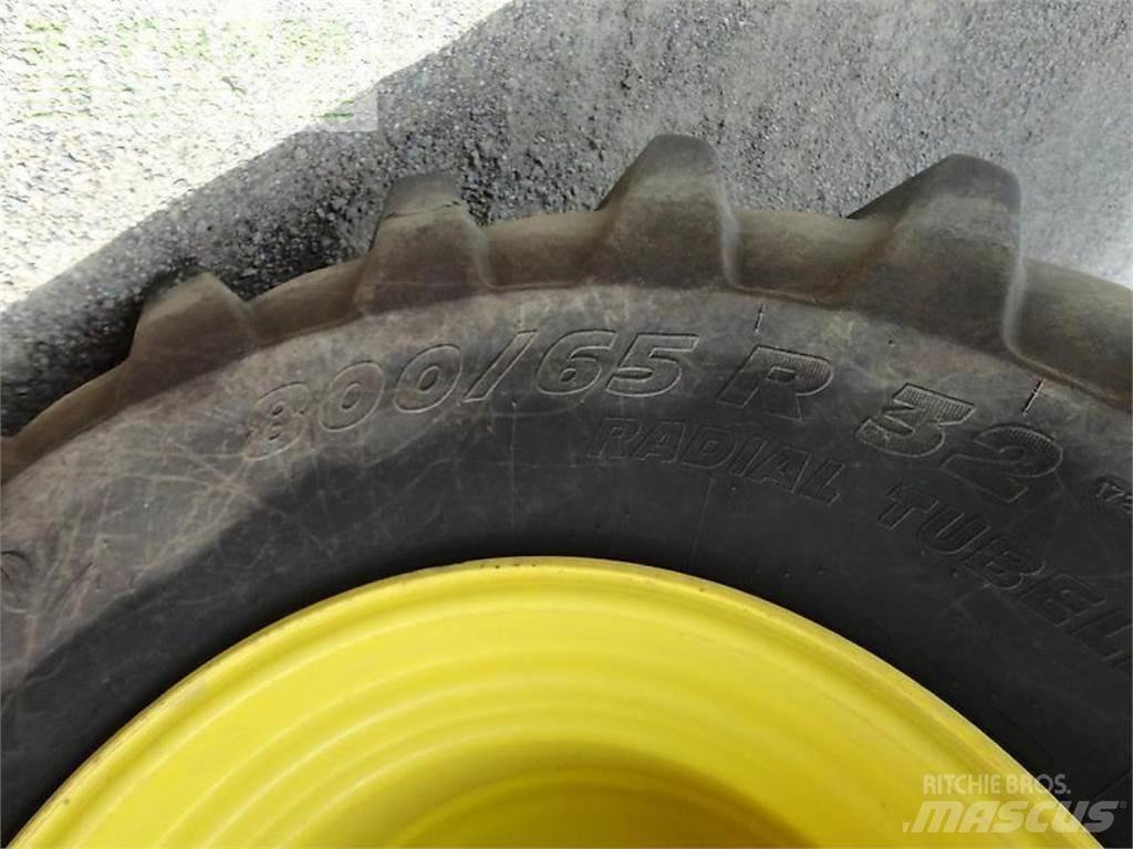 John Deere t670 Mietitrebbiatrici