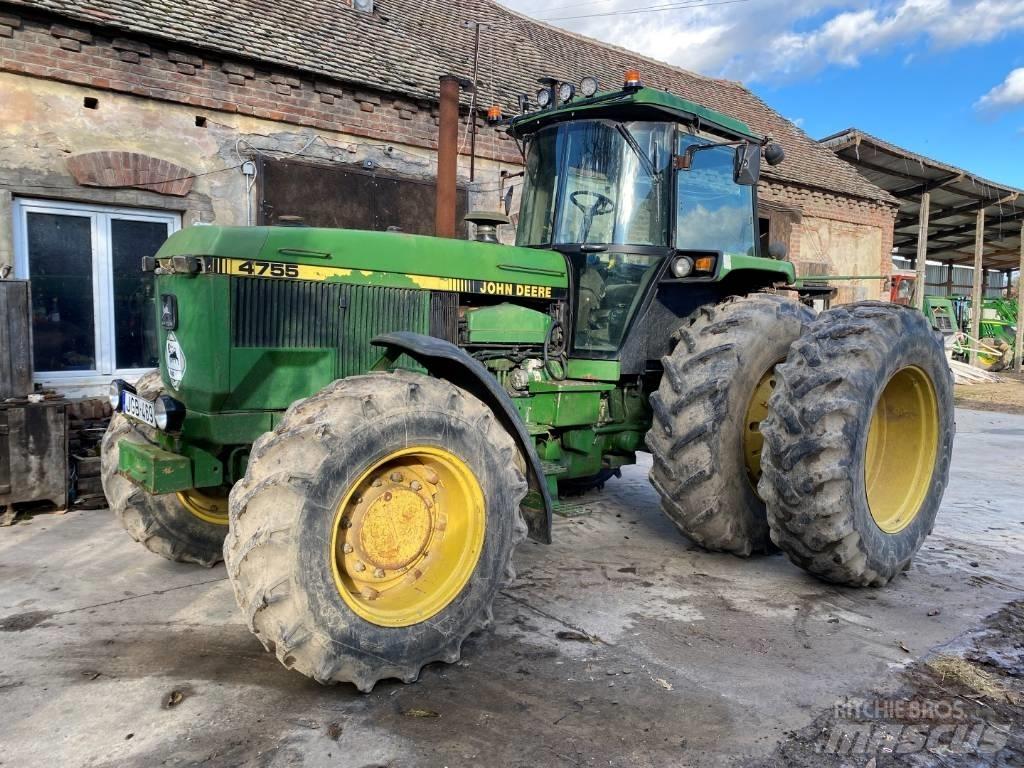 John Deere 4755 Trattori