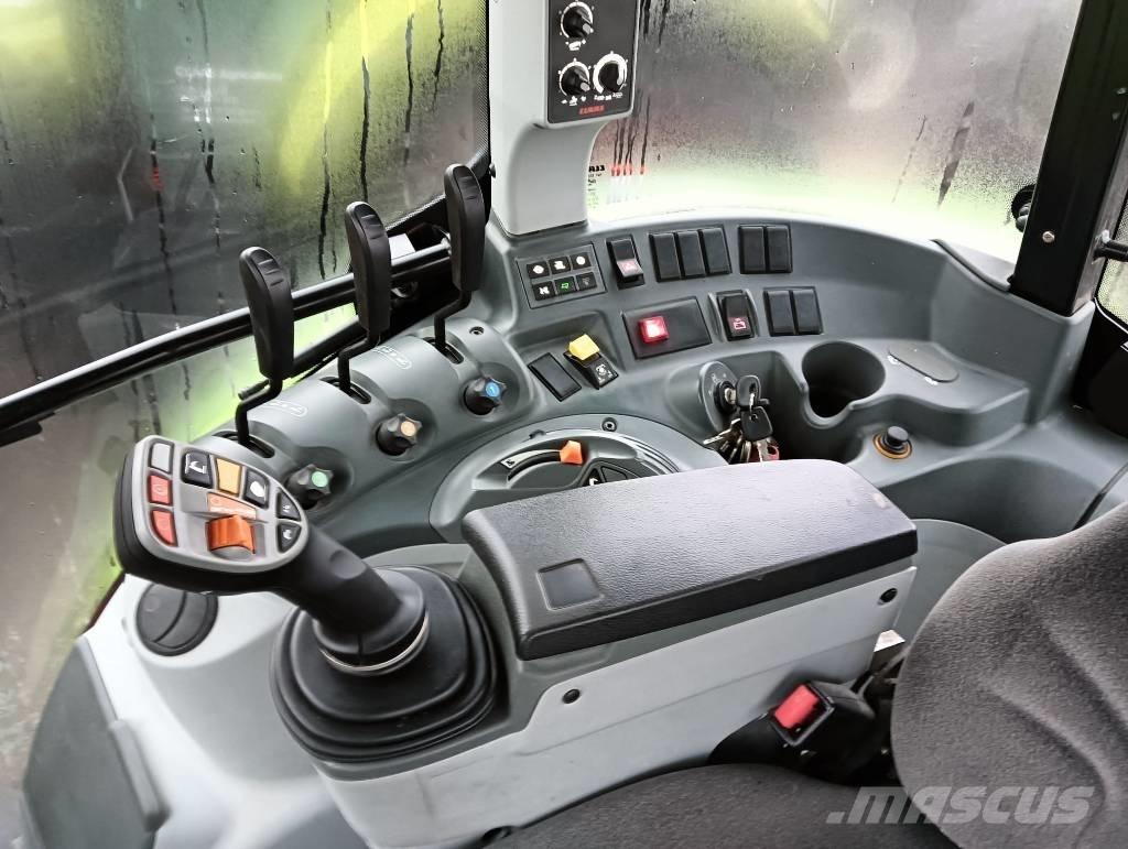 CLAAS Arion 440 Trattori
