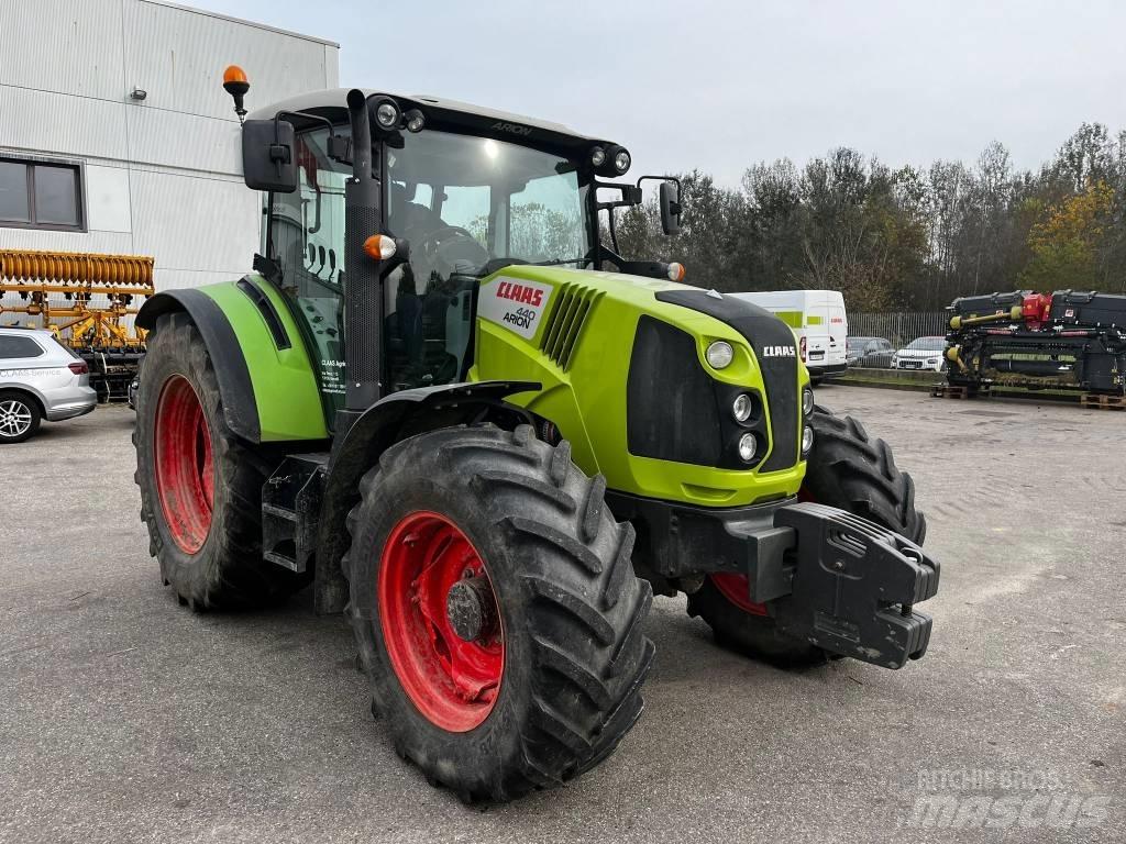 CLAAS Arion 440 Trattori