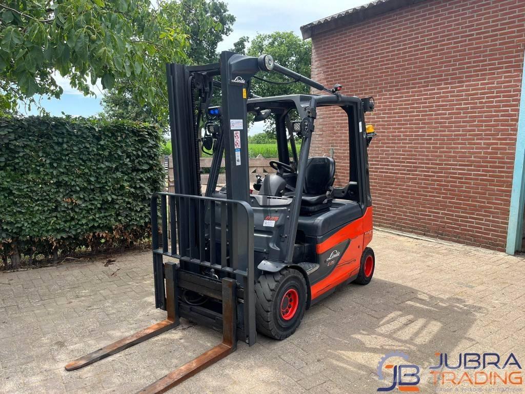 Linde E25-01 Carrelli elevatori elettrici