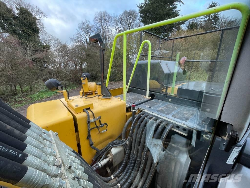 Komatsu PW 180-11 Escavatori gommati