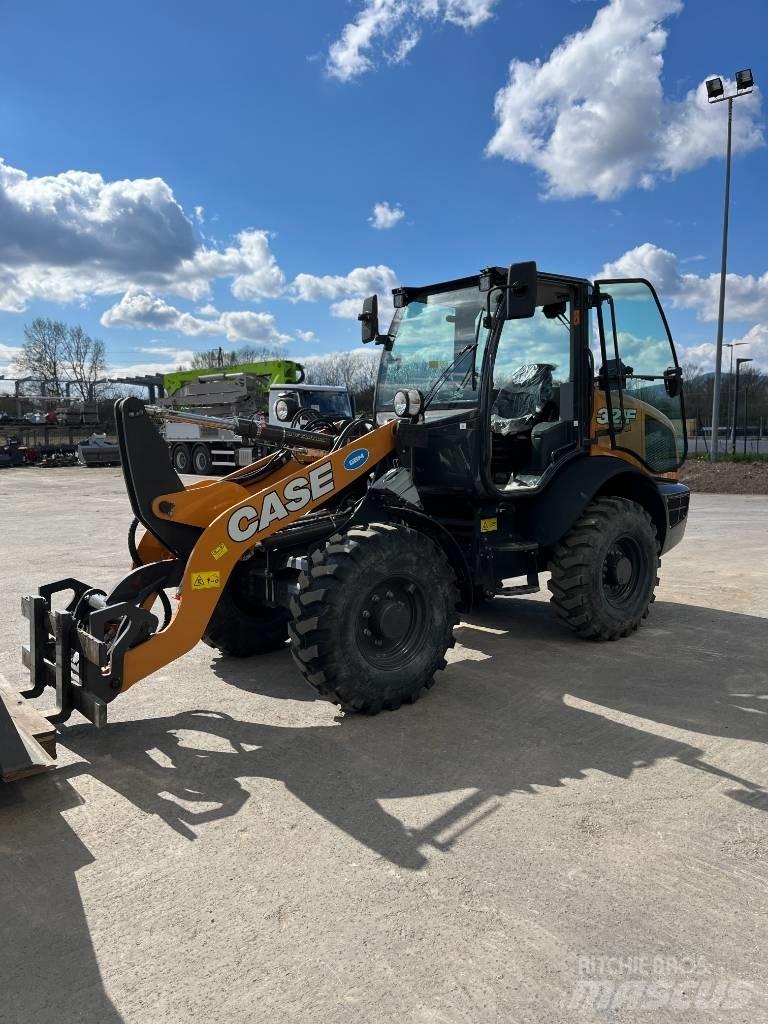 CASE 321 F Pale gommate