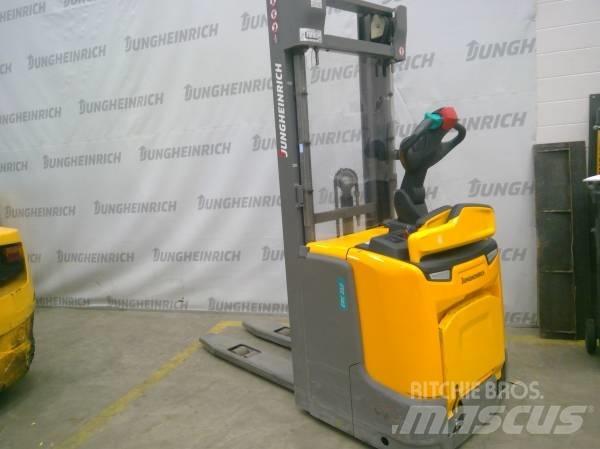 Jungheinrich ERC 212 Carelli stoccatori  automatici-usati