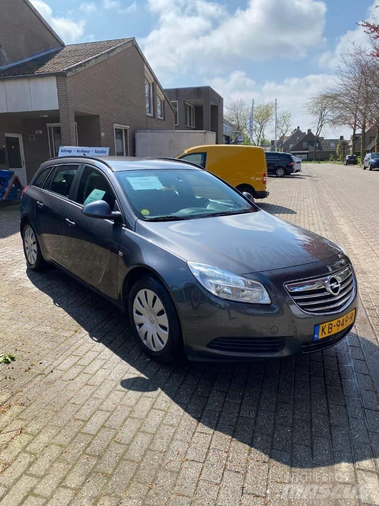Opel Insignia Auto