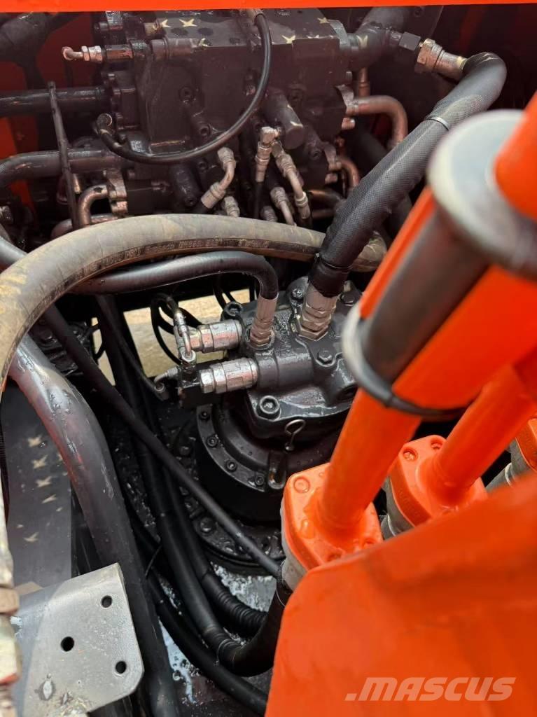 Doosan DX 225 LCA Escavatori cingolati