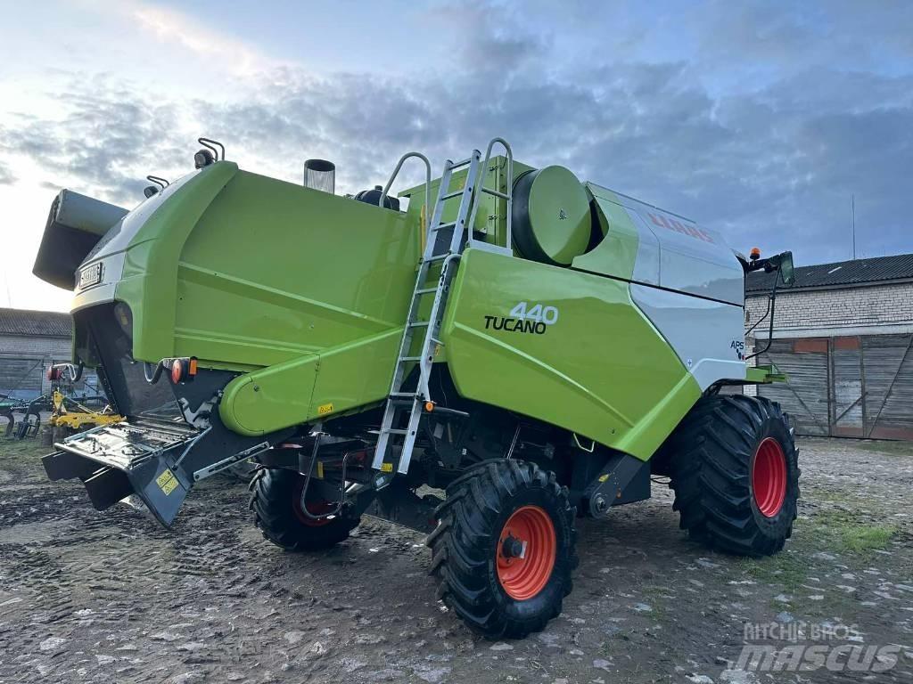 CLAAS Tucano 440 Mietitrebbiatrici