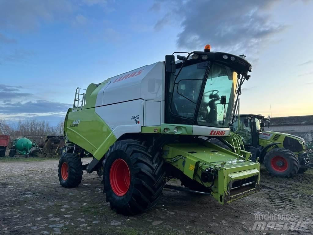 CLAAS Tucano 440 Mietitrebbiatrici