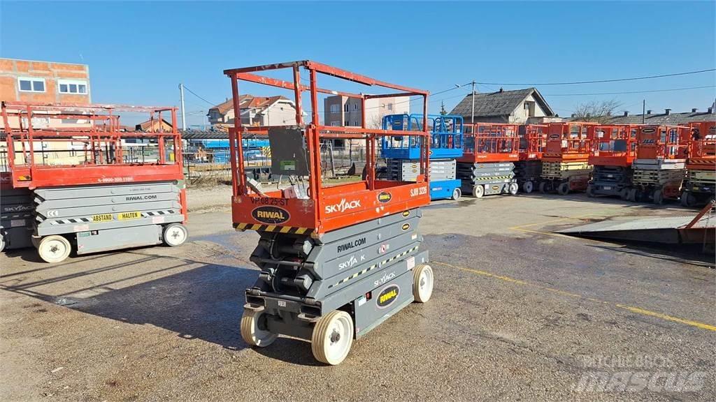 SkyJack SJIII3226 Piattaforme a pantografo