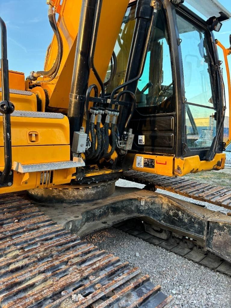 JCB 220 Escavatori cingolati