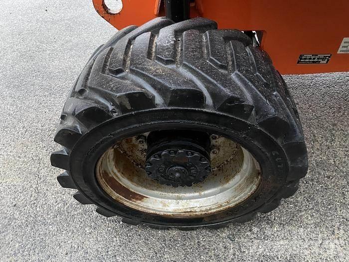 JLG 800AJ Piattaforme a braccio articolato