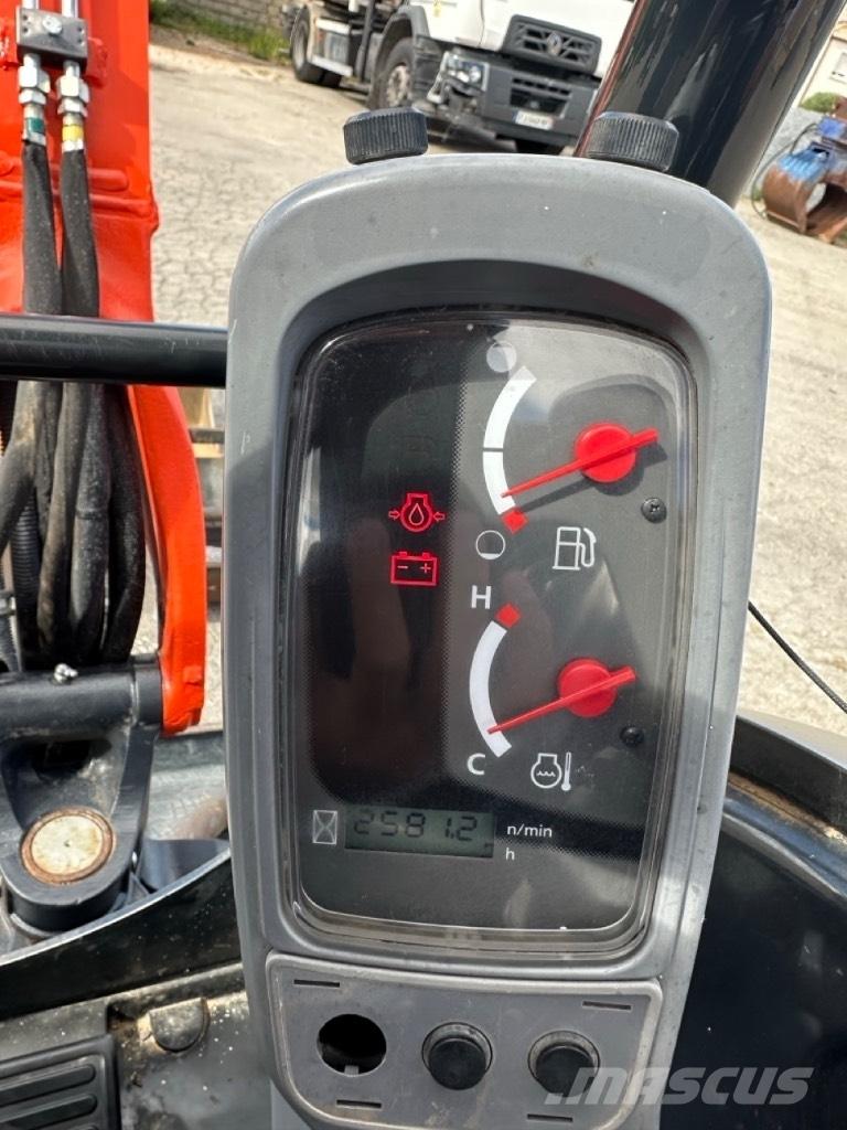 Kubota U 27-4 Miniescavatori