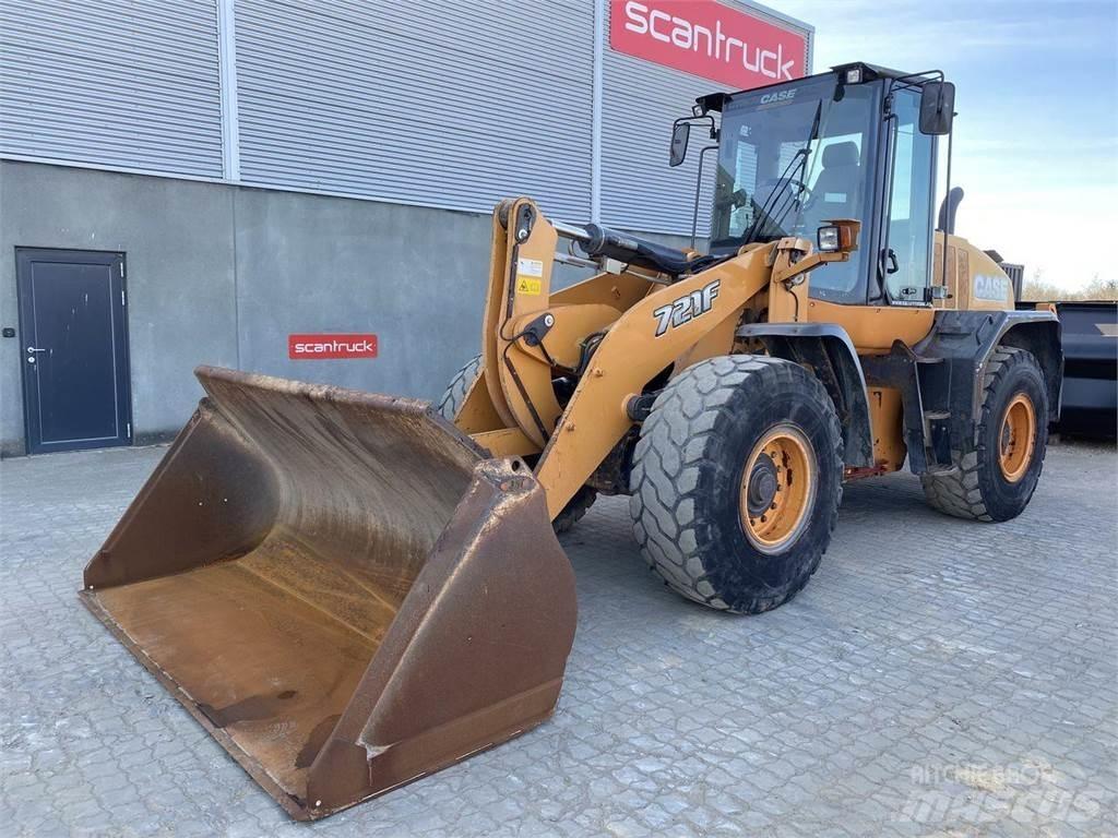 CASE 721F Pale gommate
