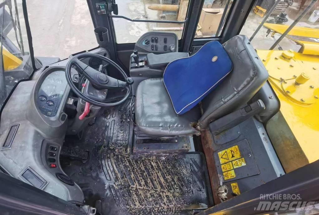 Komatsu WA 380 Pale gommate