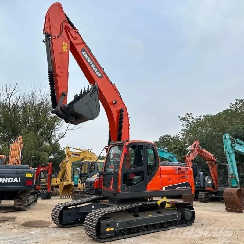 Doosan DX225-9C Escavatori cingolati