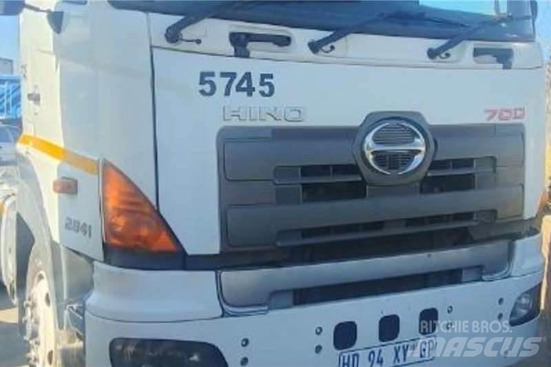 Hino 700 2841 Camion altro