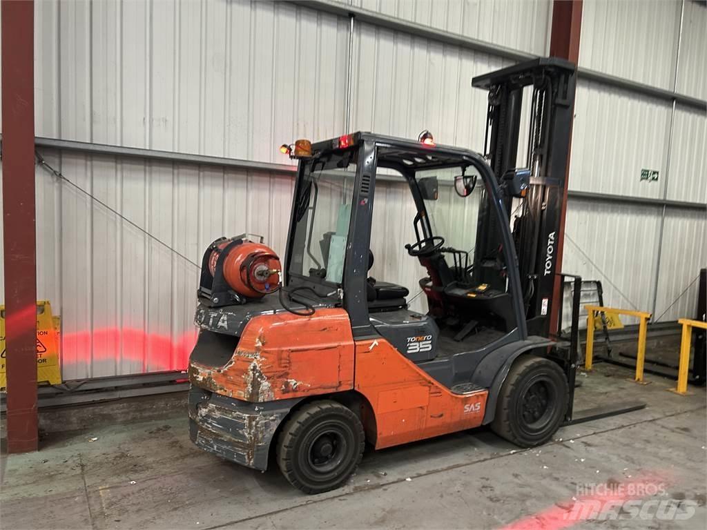 Toyota 02-8FGJF35 Carrelli elevatori GPL