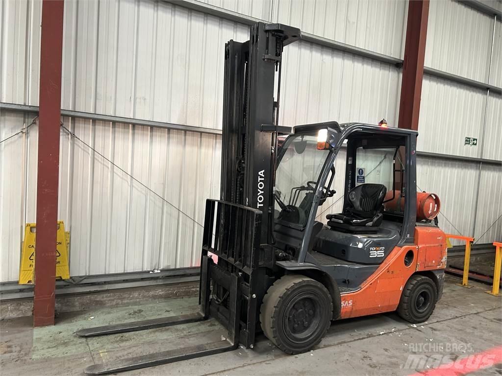 Toyota 02-8FGJF35 Carrelli elevatori GPL