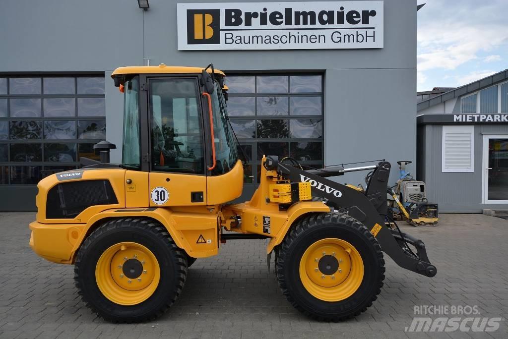 Volvo L 35 HS Pale gommate