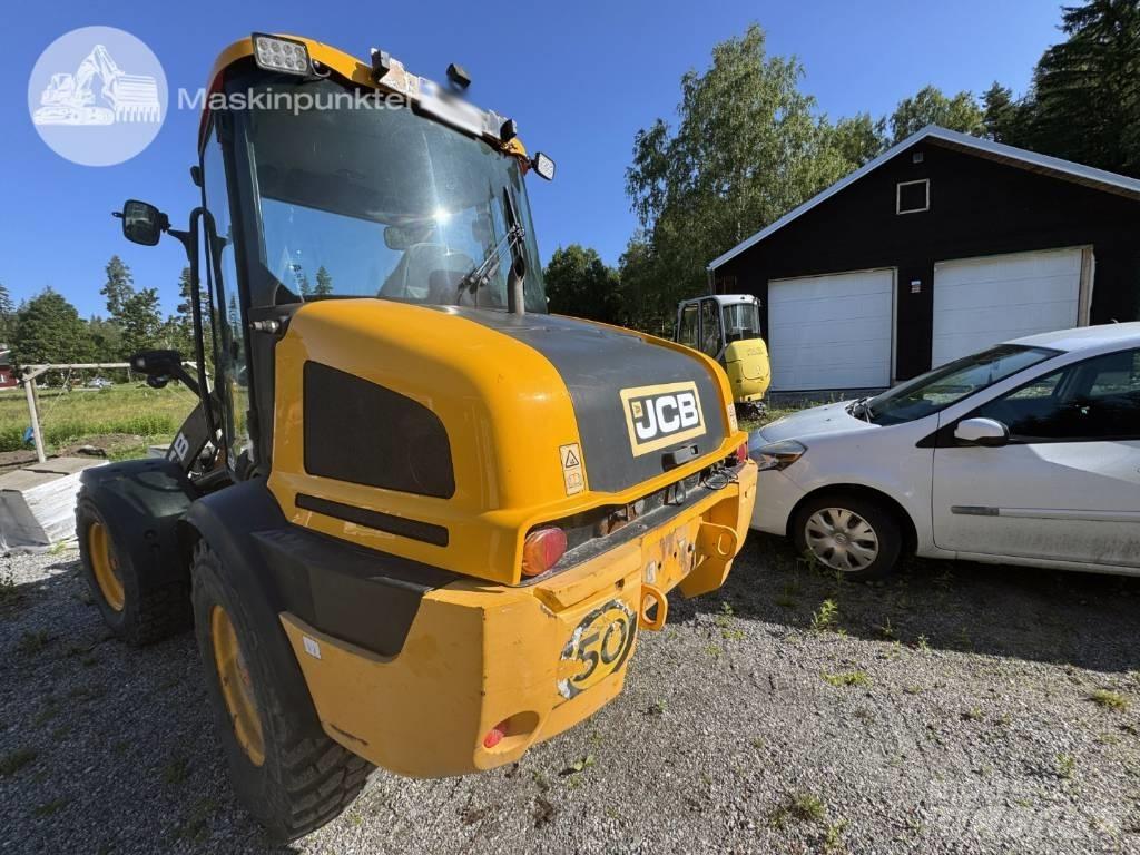 JCB 413 K Pale gommate