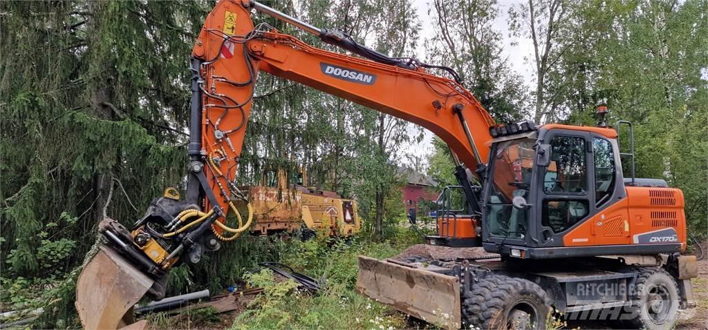 Doosan DX170W Escavatori gommati